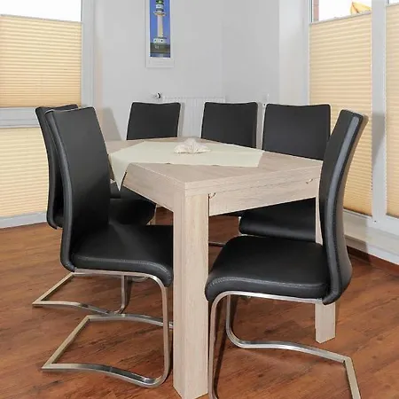 Haus Leuchtturm Appartement Bensersiel